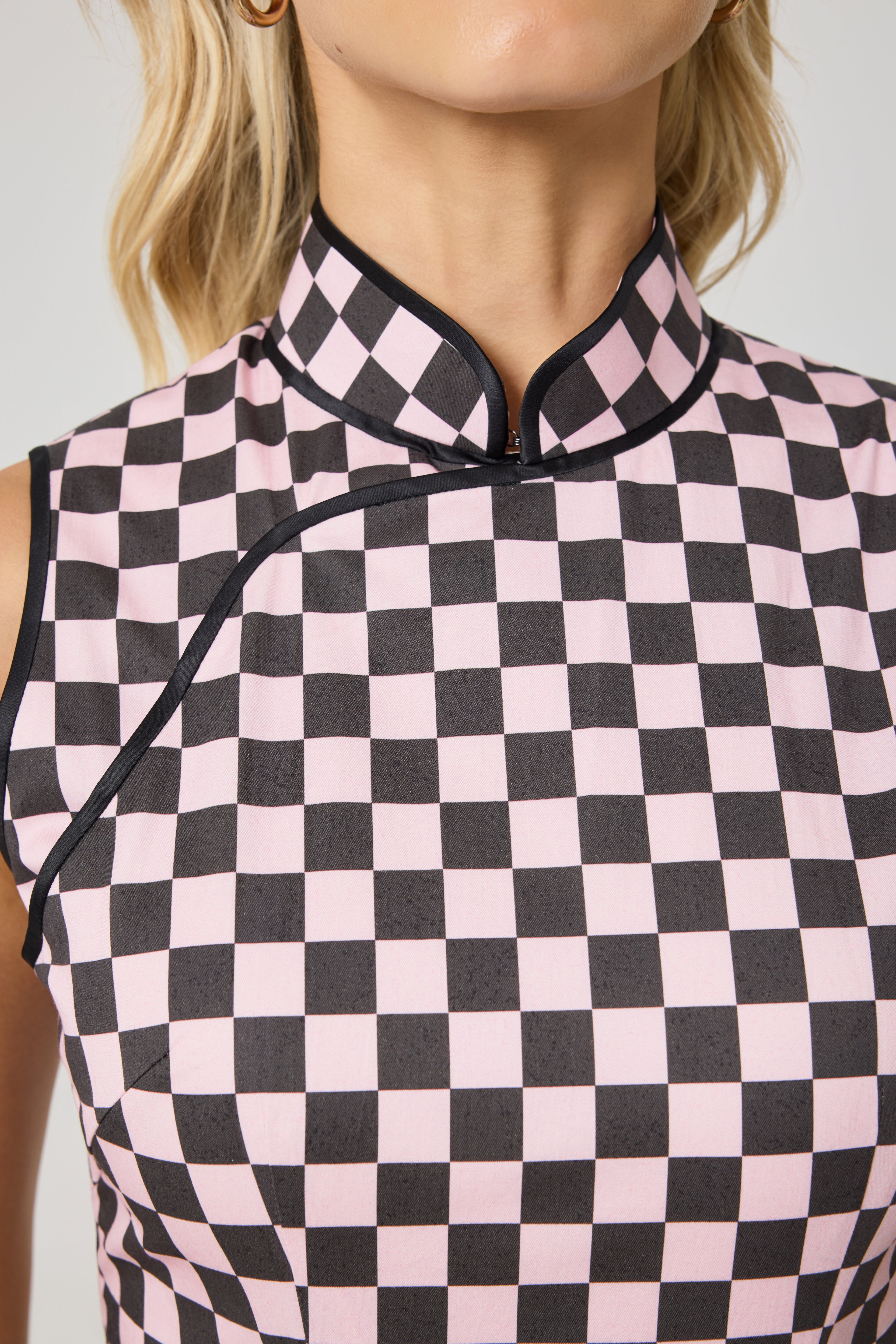 Modern Plaid Cheongsam qipao, collar close up